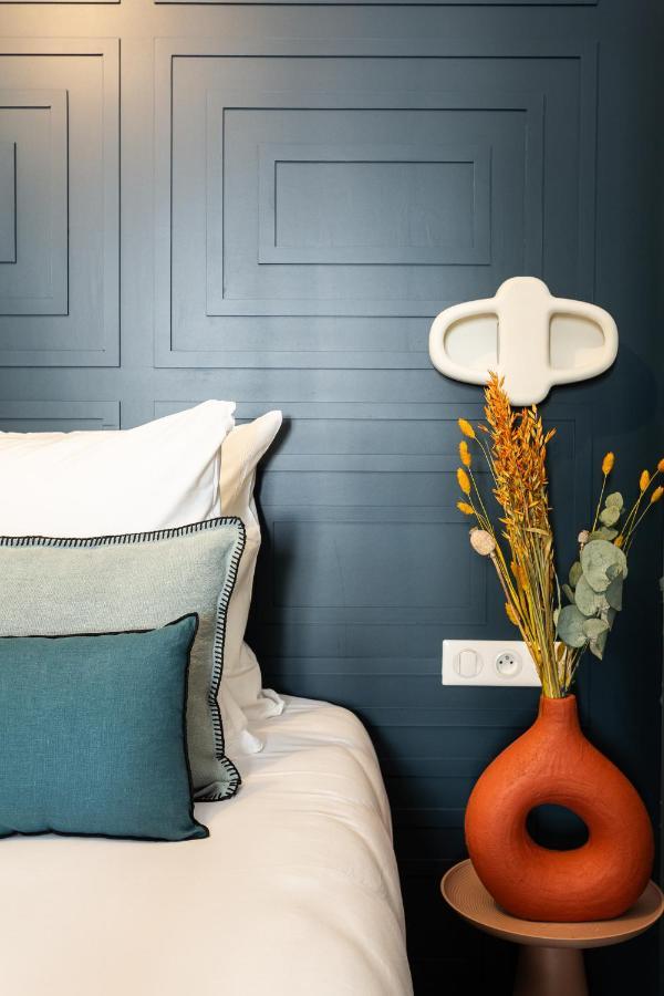 The Blue Nature Suite Downtown Montmartre Paris Exterior photo