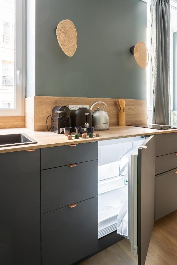 The Blue Nature Suite Downtown Montmartre Paris Exterior photo